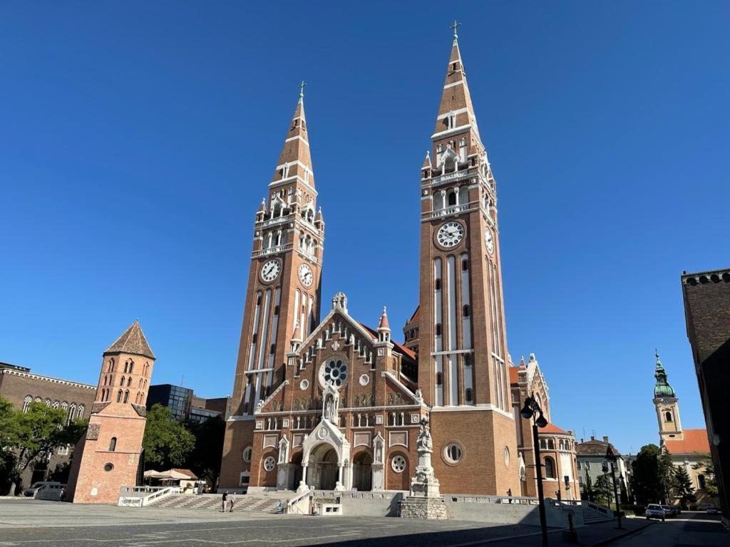 Romantic Riverview Bestern Szeged Exterior photo